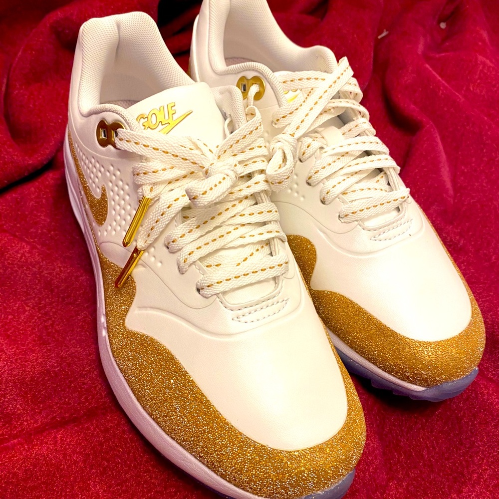 Nike size 7.5 Swarovski BV0658-111 golf 🔥